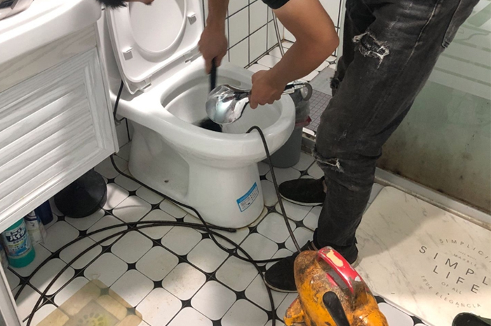 阳日镇马桶堵塞自己疏通还是找师傅?专业上门服务让你省时更省心